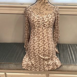 Casual dress with 3/4 bell sleeves